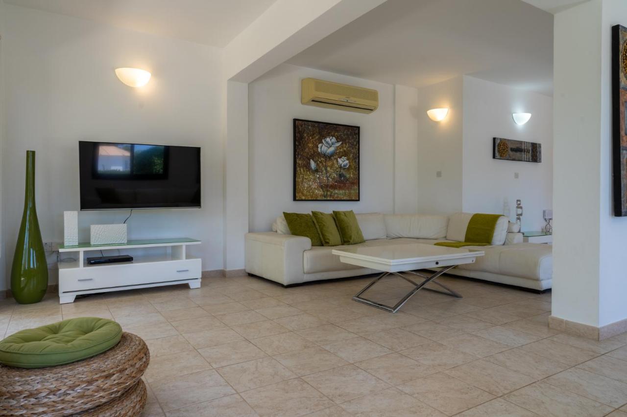 Lime 3-Bedroom Villa In Protaras Exteriör bild